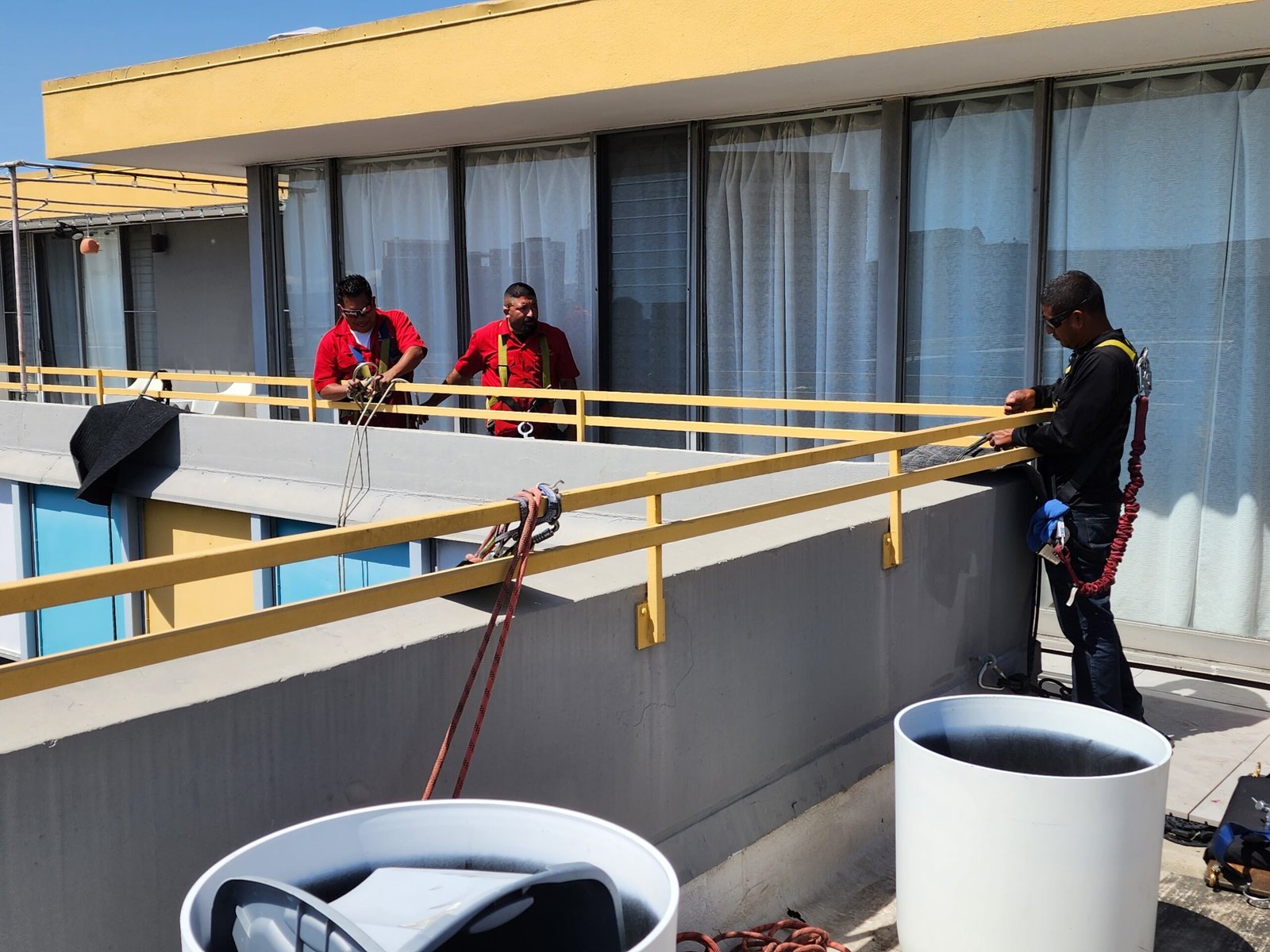 High Rise Rope Access Window Cleaning in Los angeles